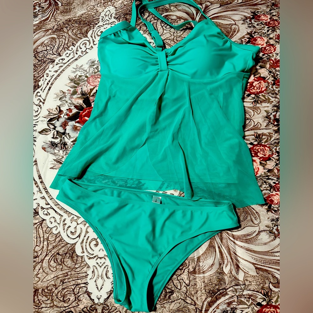 NWOT Women’s Mint Green Tankini Swimsuit - size L
